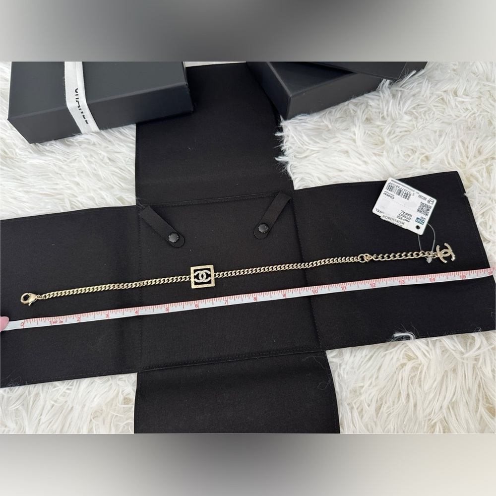 CHANEL Square Crystal CC Choker - Picture 5 of 7